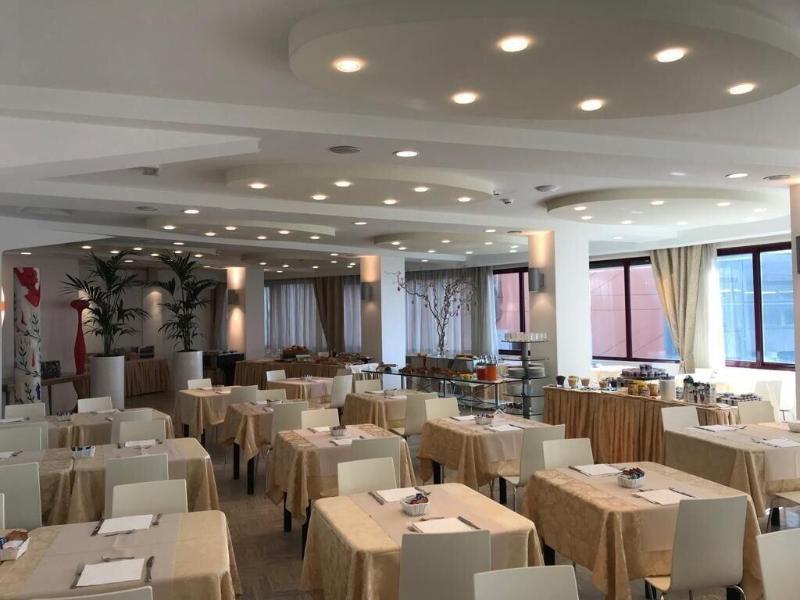 Hotel Caraibi Milano Marittima Exterior foto