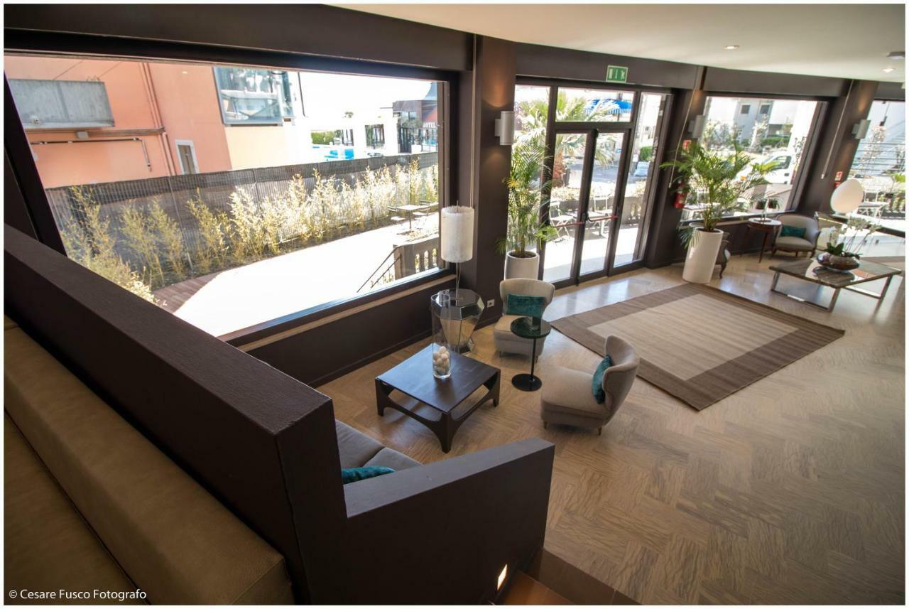 Hotel Caraibi Milano Marittima Exterior foto