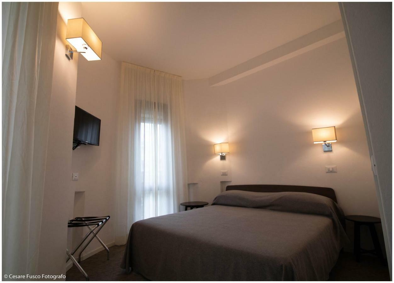 Hotel Caraibi Milano Marittima Exterior foto