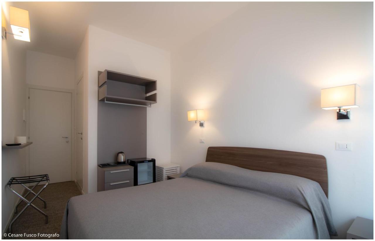 Hotel Caraibi Milano Marittima Exterior foto